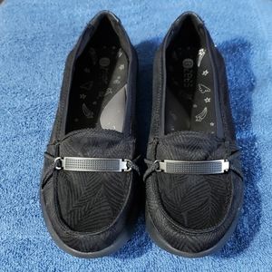 BZEES ABBY 8.5 Black Fabric Upper
